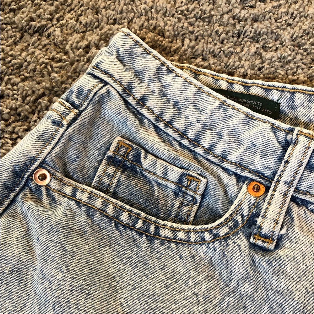 Wild Fable Vintage-Style Light Stonewash Denim Roll-Cuff Women’s Shorts size 2 - Picture 2 of 8